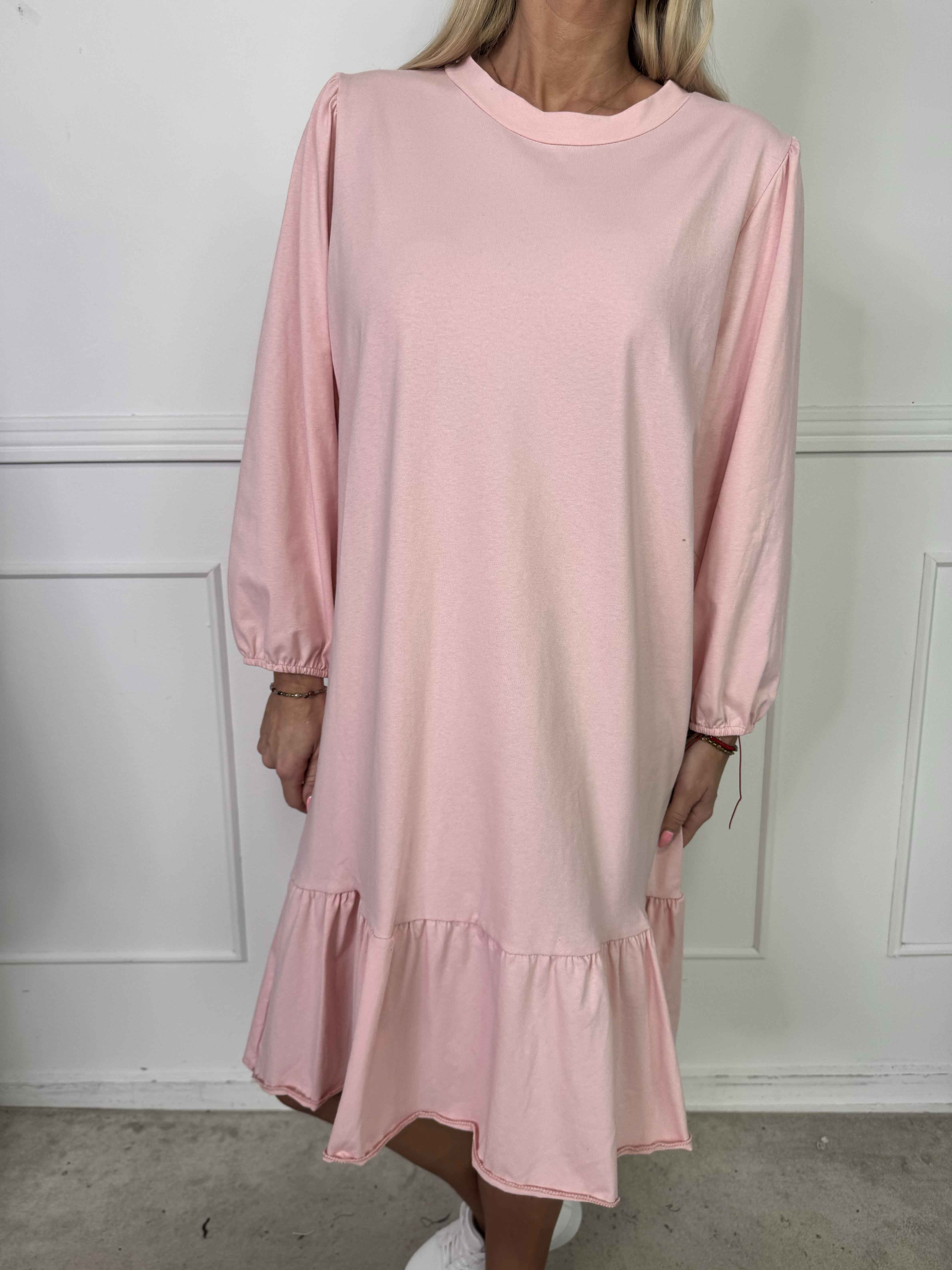 Zafira - Joggingkjole i bomuld med sød flæsekant